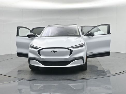 Used 2021 Ford Mustang Mach-E Premium image 32