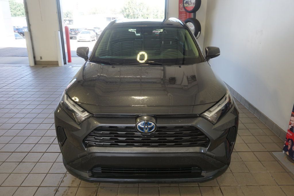 Used 2023 Toyota RAV4 XLE w/ Convenience Package AWD/4WD image 14