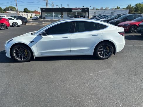 Used 2020 Tesla Model 3 Standard Range Plus RWD image 2
