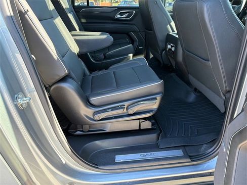 Used 2023 GMC Yukon XL SLT image 15