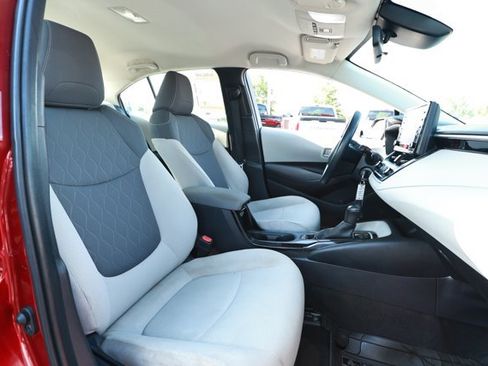 Used 2022 Toyota Corolla LE FWD image 26
