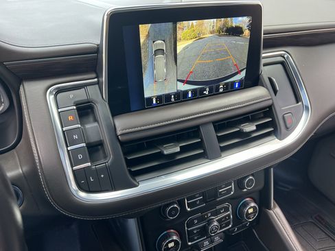 Used 2023 Chevrolet Suburban Z71 w/ Luxury Package image 22