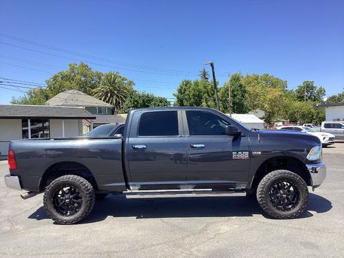 Used 2017 RAM 2500 SLT AWD/4WD image 2