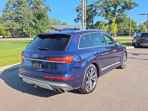 Used 2020 Audi SQ7 Premium Plus w/ Driver Assistance Package AWD/4WD image 3