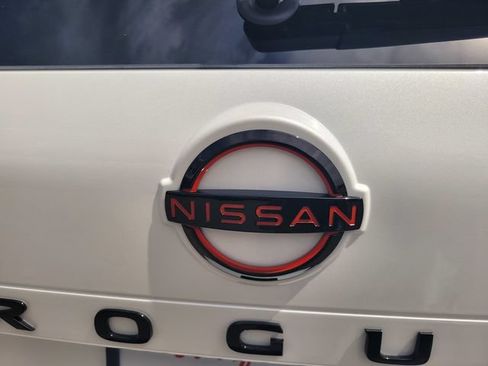 Used 2026 Nissan Rogue SV AWD/4WD image 7