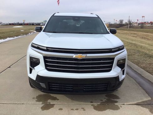 New 2026 Chevrolet Traverse High Country image 2