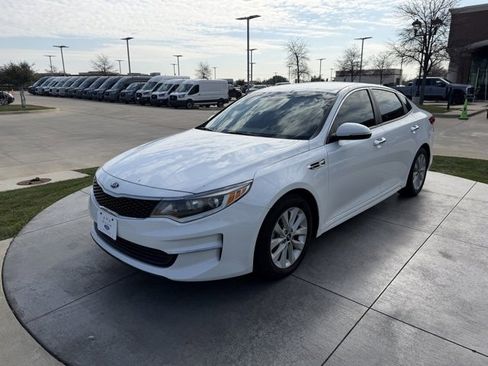 Used 2018 Kia Optima LX w/ 17" Alloy Wheels Package image 3
