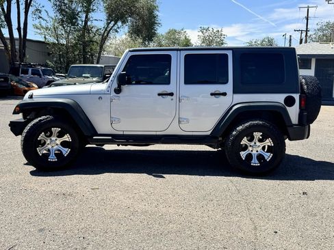Used 2009 Jeep Wrangler Unlimited X w/ Trailer Tow Group AWD/4WD image 3