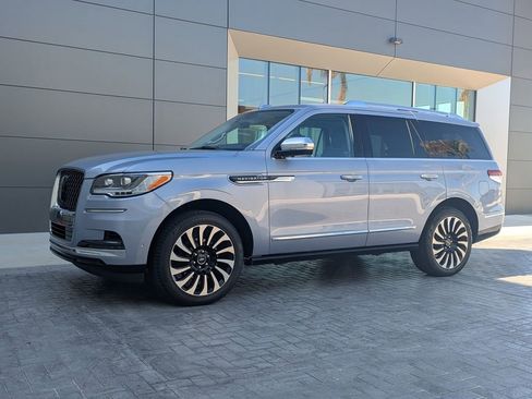 Certified 2022 Lincoln Navigator Black Label AWD/4WD image 2