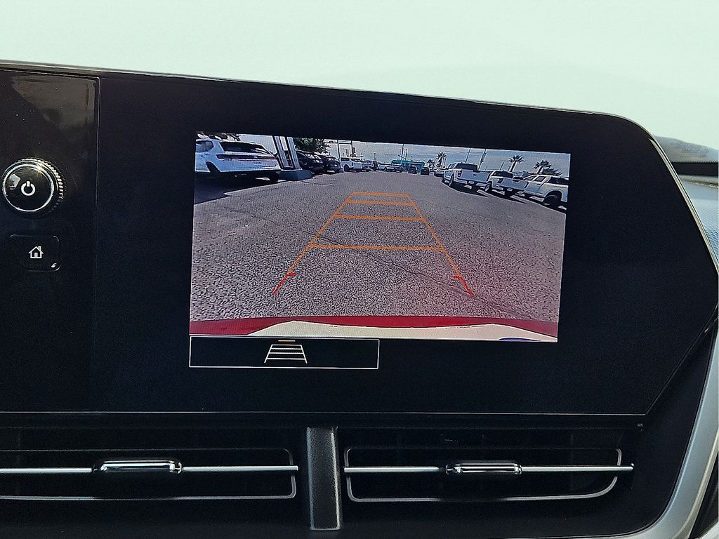 Used 2024 Chevrolet Trax RS w/ Sunroof Package FWD image 16
