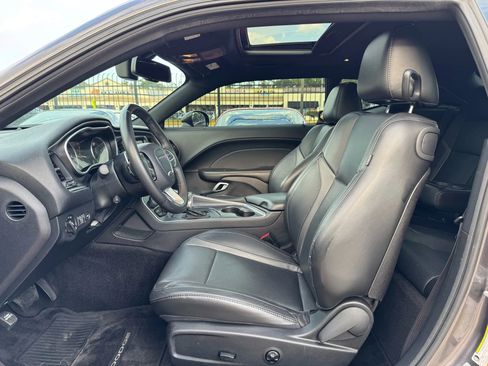 Used 2017 Dodge Challenger GT w/ Driver Convenience Group image 18