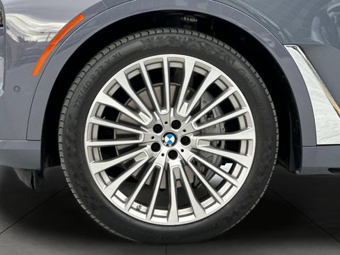 Used 2024 BMW X7 xDrive40i w/ Premium Package AWD/4WD image 27