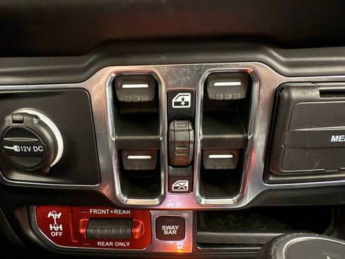 Used 2021 Jeep Wrangler Unlimited Rubicon 4xe w/ Dual Top Group AWD/4WD image 21
