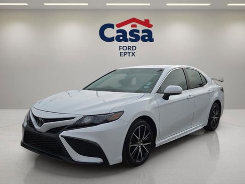 Used 2022 Toyota Camry SE image 6