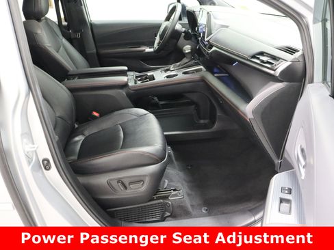 Used 2023 Toyota Sienna XSE image 42