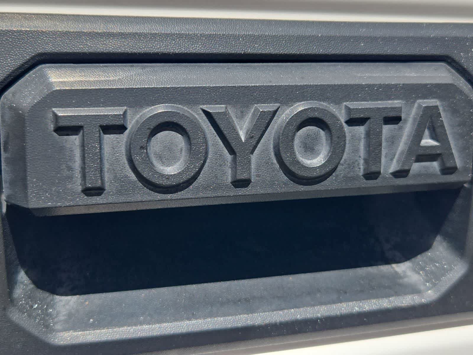 Used 2020 Toyota Tacoma TRD Off-Road AWD/4WD image 12
