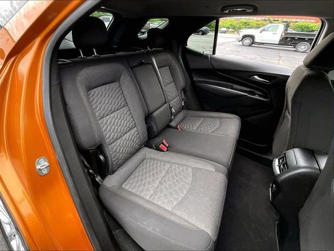 Used 2018 Chevrolet Equinox LT FWD image 15