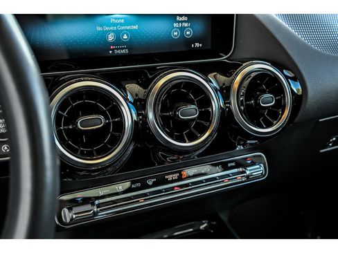 Certified 2021 Mercedes-Benz GLA 250 4MATIC image 20