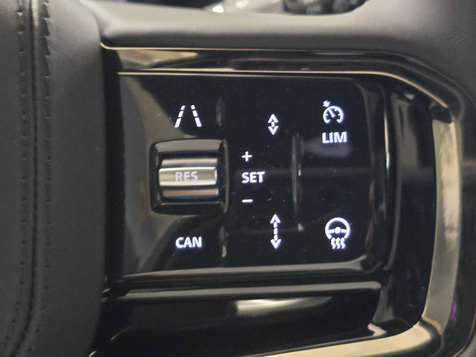 New 2026 Land Rover Range Rover Velar S AWD/4WD image 30