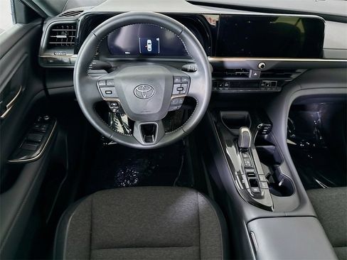 Used 2024 Toyota Crown XLE image 3