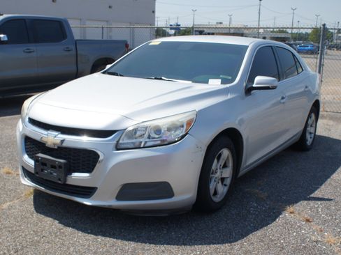 Used 2016 Chevrolet Malibu LT FWD image 1
