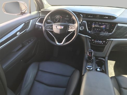 Certified 2025 Cadillac XT6 Premium Luxury w/ LPO, Premium Carpet Package AWD/4WD image 31