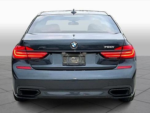 Used 2017 BMW 750i RWD image 6