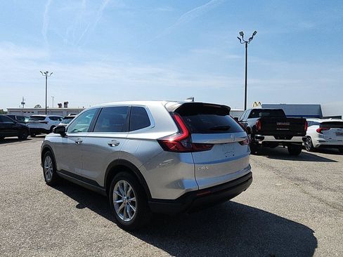 Used 2025 Honda CR-V EX image 3