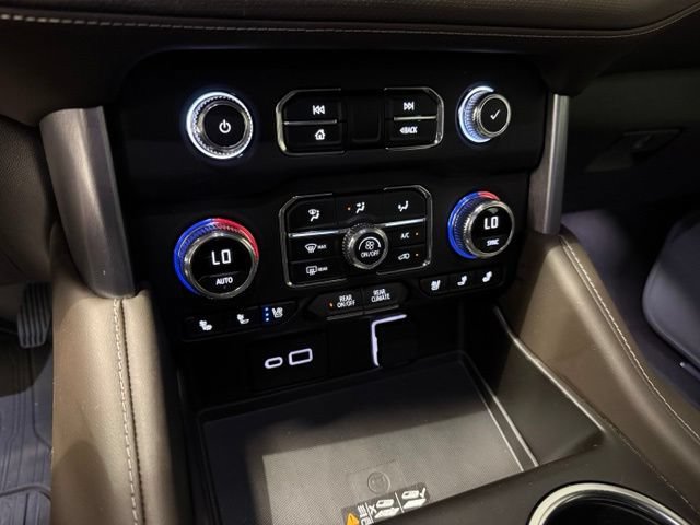 Certified 2024 GMC Yukon SLT w/ SLT Luxury Package AWD/4WD image 24