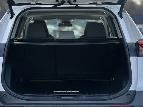 Used 2020 Toyota RAV4 XLE image 6