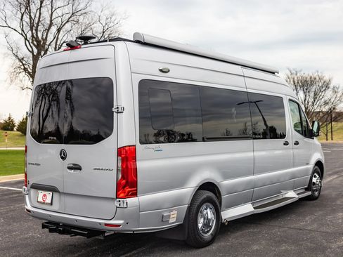 Used 2019 Mercedes-Benz Sprinter 170 w/ Premium Plus Package image 43