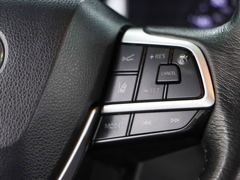 Used 2022 Toyota Sienna XLE image 14