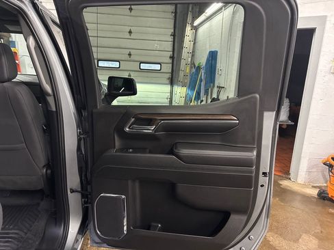 Used 2024 Chevrolet Silverado 1500 LT image 19