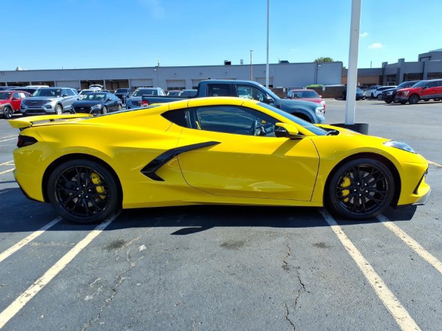 Used 2025 Chevrolet Corvette Stingray Preferred Cpe w/ Z51 Performance Package RWD image 8