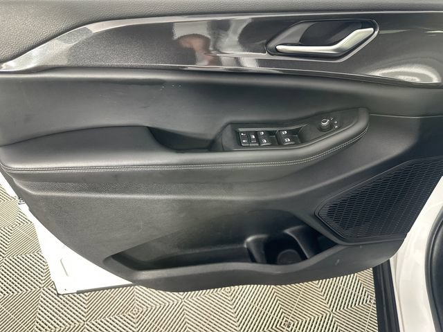 Used 2023 Jeep Grand Cherokee L Laredo AWD/4WD image 6