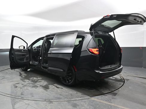 New 2026 Chrysler Pacifica Select w/ S Appearance Package FWD image 47
