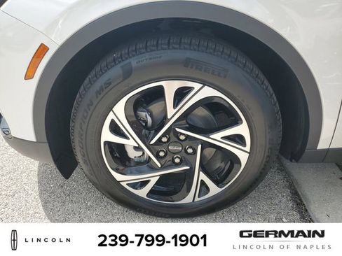 New 2026 Lincoln Nautilus Premier w/ Equipment Group 102A AWD/4WD image 12