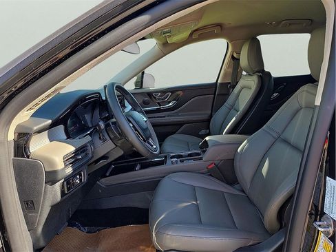 New 2026 Lincoln Corsair Premiere image 11