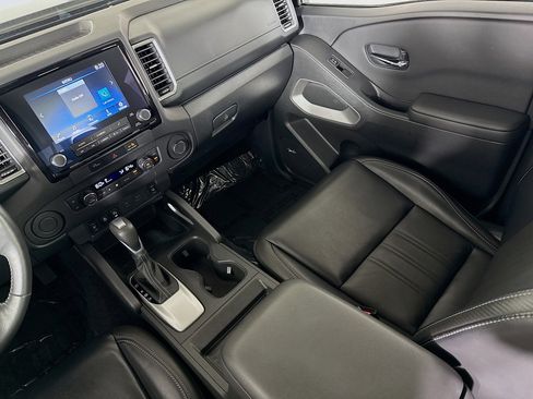 Used 2024 Nissan Frontier SL w/ Technology Package image 28