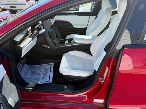 Used 2021 Tesla Model S Plaid image 10
