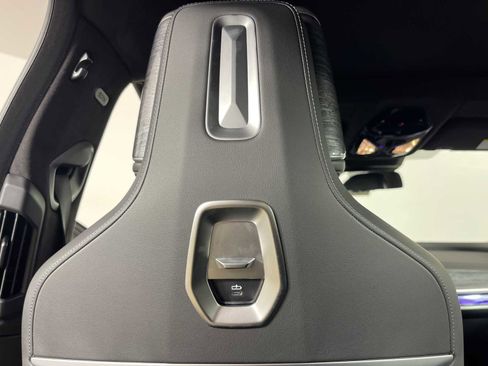 New 2026 BMW i7 xDrive60 w/ Executive Package image 31