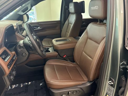Used 2024 Chevrolet Suburban High Country AWD/4WD image 18