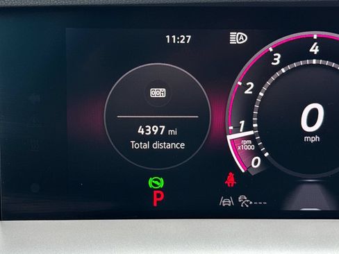 Used 2025 Volkswagen Tiguan SE FWD image 26