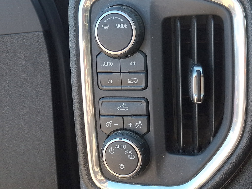 Used 2021 Chevrolet Silverado 1500 LT AWD/4WD image 23