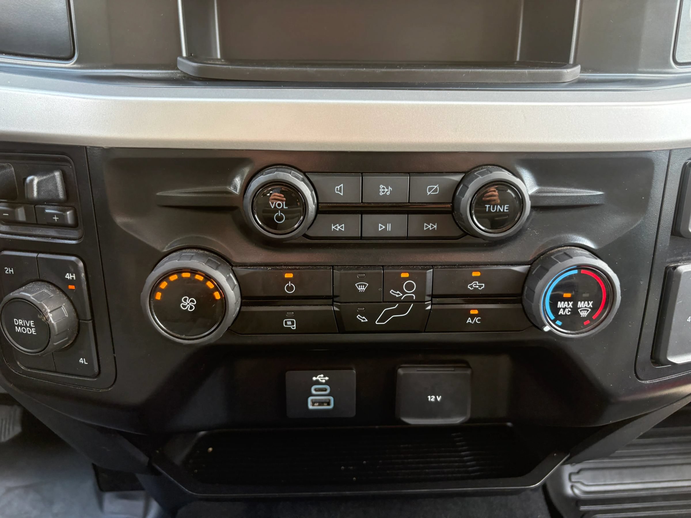 Used 2024 Ford F350 XLT AWD/4WD image 33