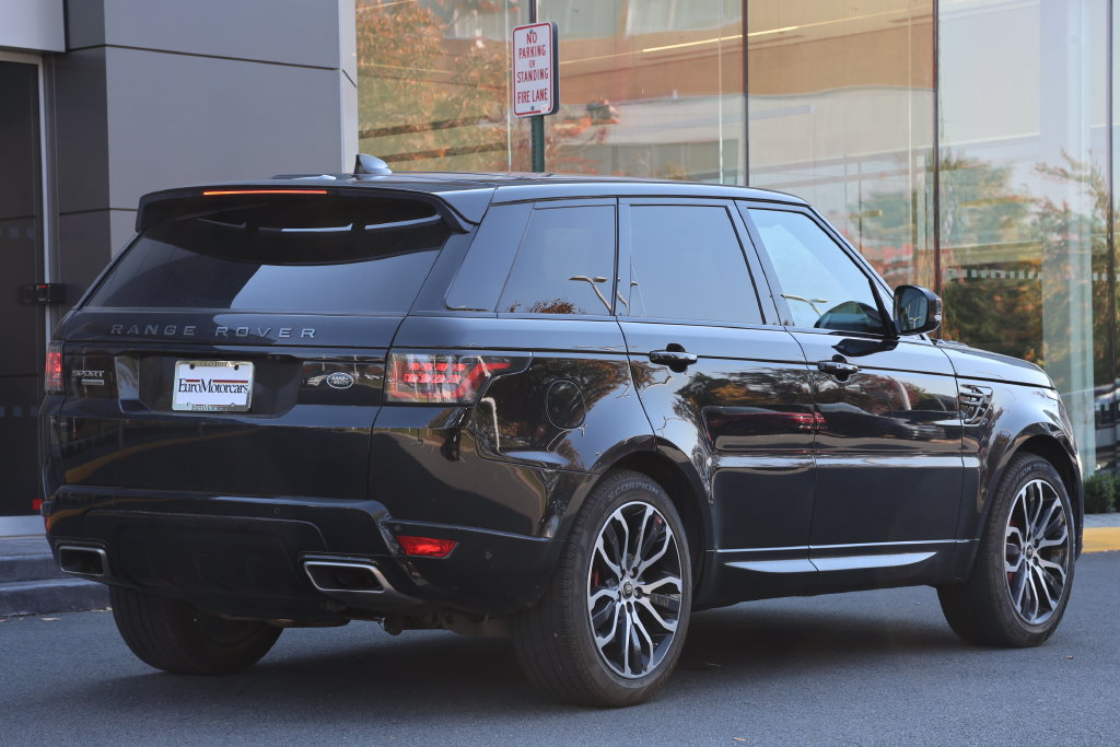 Used 2019 Land Rover Range Rover Sport SE AWD/4WD image 2