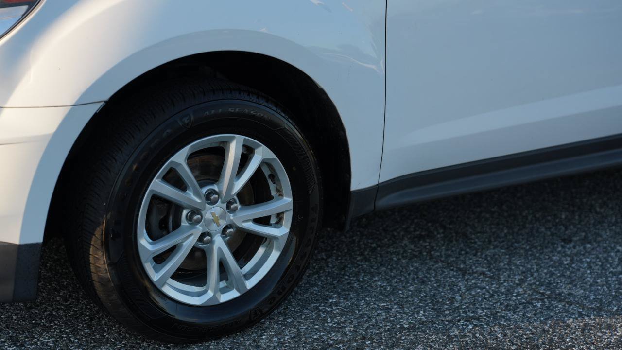 Used 2016 Chevrolet Equinox LT w/ Convenience Package AWD/4WD image 9