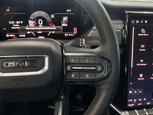Used 2025 GMC Acadia AT4 w/ Luxury Package AWD/4WD image 18