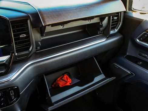 Used 2023 Chevrolet Silverado 1500 High Country image 18