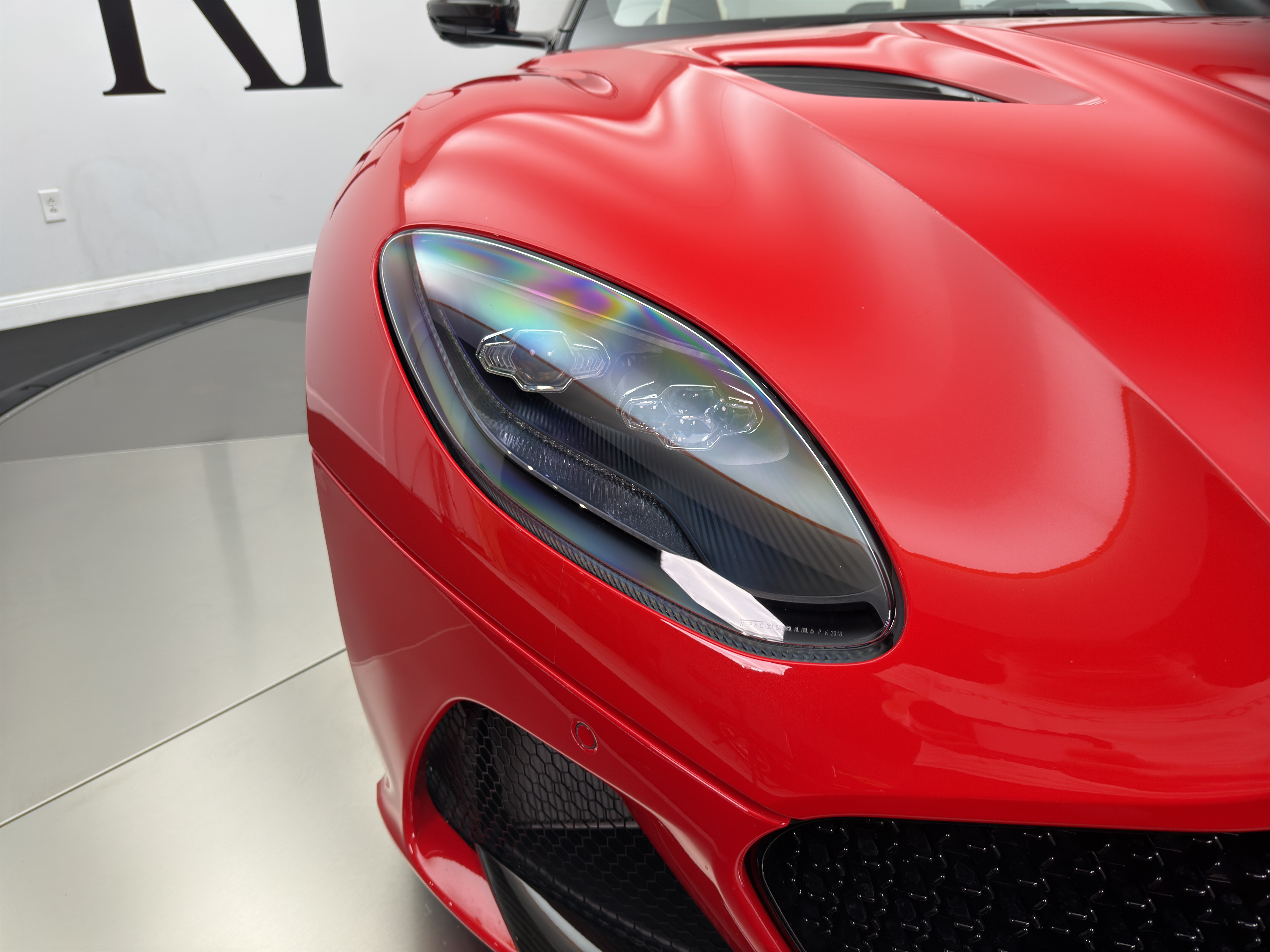 Used 2023 Aston Martin DBS Superleggera Volante RWD image 18